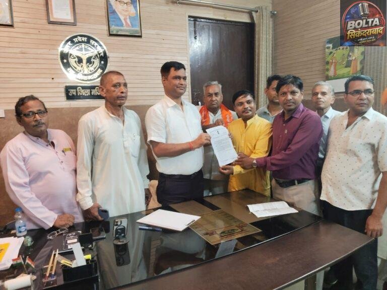 सिकंदराबाद: जेवर एयरपोर्ट का नाम महर्षि दयानंद सरस्वती के नाम पर रखने की मांग, आर्य समाज ने सौंपा ज्ञापन